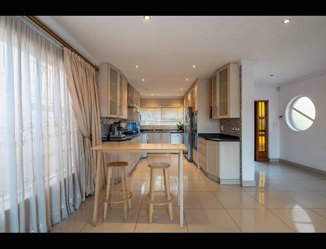 3 BEDROOM DUPLEX FOR SALE IN SUIDEROORD